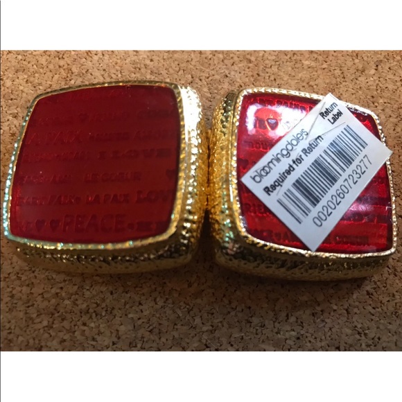 HEAVY SMALL PILL BOX VNTAGE -RED'GOLD-Bloomingdales - 1.5 X 1.5 INCHES- SQUARE - Picture 5 of 6
